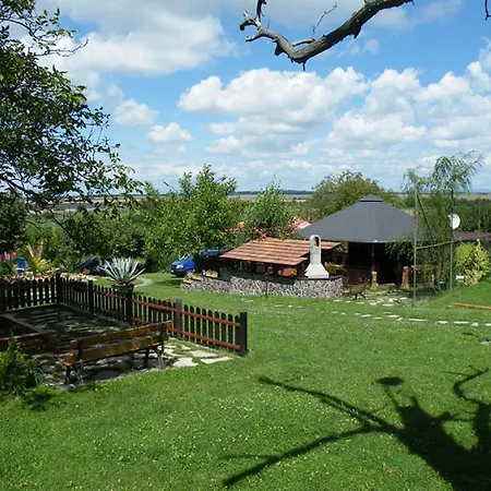 Bungalovy Pri Mlyne Daire Podhájska