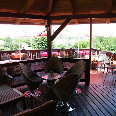 Daire Bungalovy Pri Mlyne Podhájska
